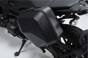 Zestaw plastikowych kufrów bocznych SW-MOTECH Urban Abs i stelaży Yamaha Mt-09 (16-)