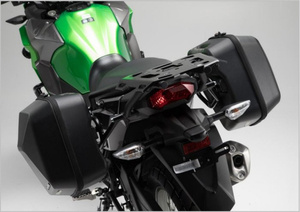 Kompletny zestaw plastikowych kufrów bocznych SW-MOTECH Urban Abs i stelaży Kawasaki Versys-X 300 (16-)